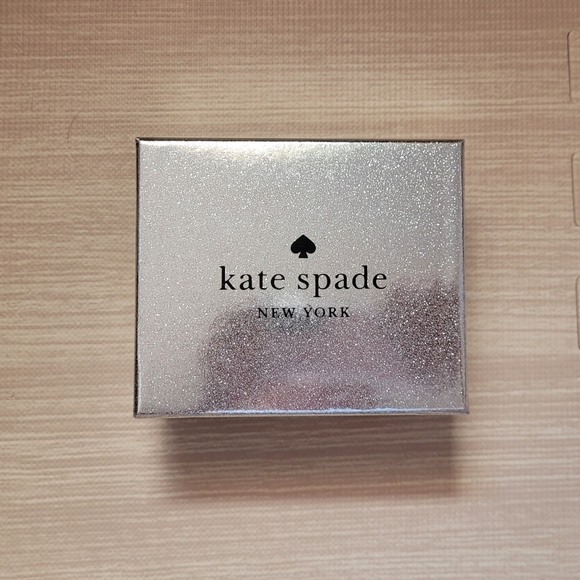 Boxed Kate Spade Rose Gold Card Holder - Picture 7 of 9
